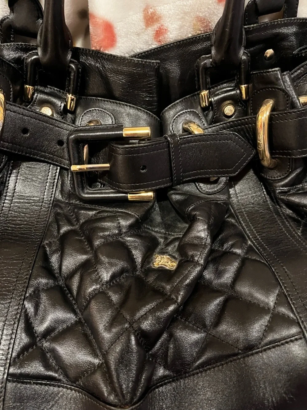 Burberry Black Quilted Leather Shoulder Bag with Gold Hardware - Picture 3 of 7